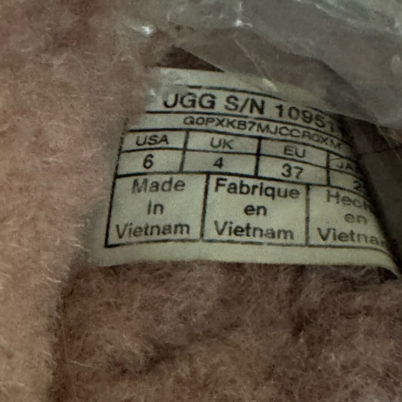 UGG Fluff YEAH Women's Cozy Pink Slippers - Picture 5 of 6